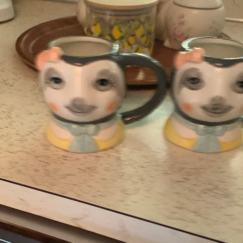 Bundle Of 2 Cute Sloth Face Mugs with Gray and Yellow Mugs - Picture 2 of 9